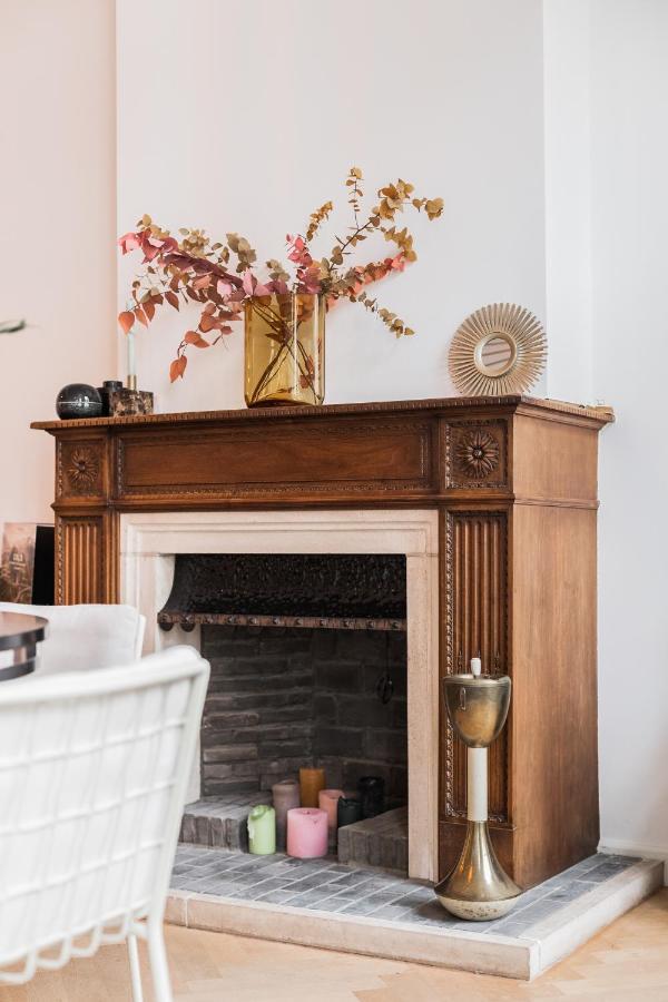 Traditional Chic, High Ceilings' Apt Aircos And Garage アントウェルペン エクステリア 写真