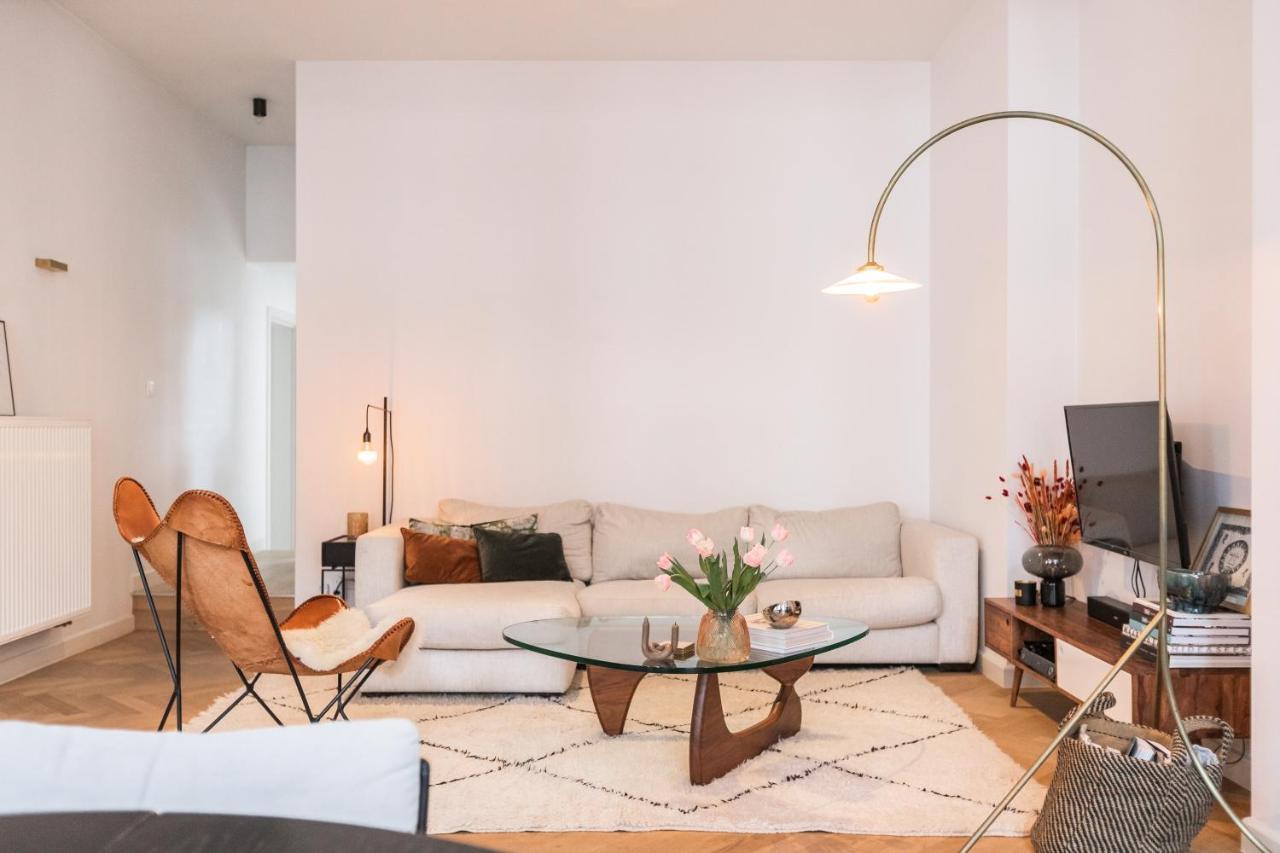 Traditional Chic, High Ceilings' Apt Aircos And Garage アントウェルペン エクステリア 写真